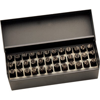 Jeu de lettres et num&eacute;ros pour estampage &agrave; la main, 36 morceaux Moffatt Supply & Specialties