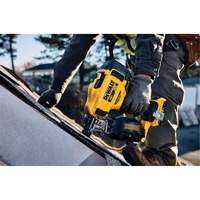 15° Cordless Coil Roofing Nailer Kit, 20 V, Lithium-Ion Moffatt Supply & Specialties